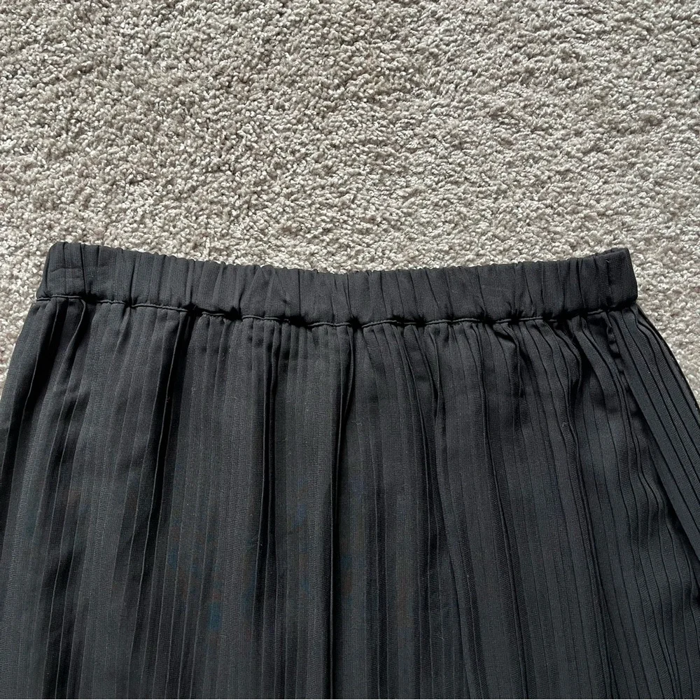 NWT Women's Able Bessie Pleated Midi Skirt size XL in Black - Picture 6 of 10